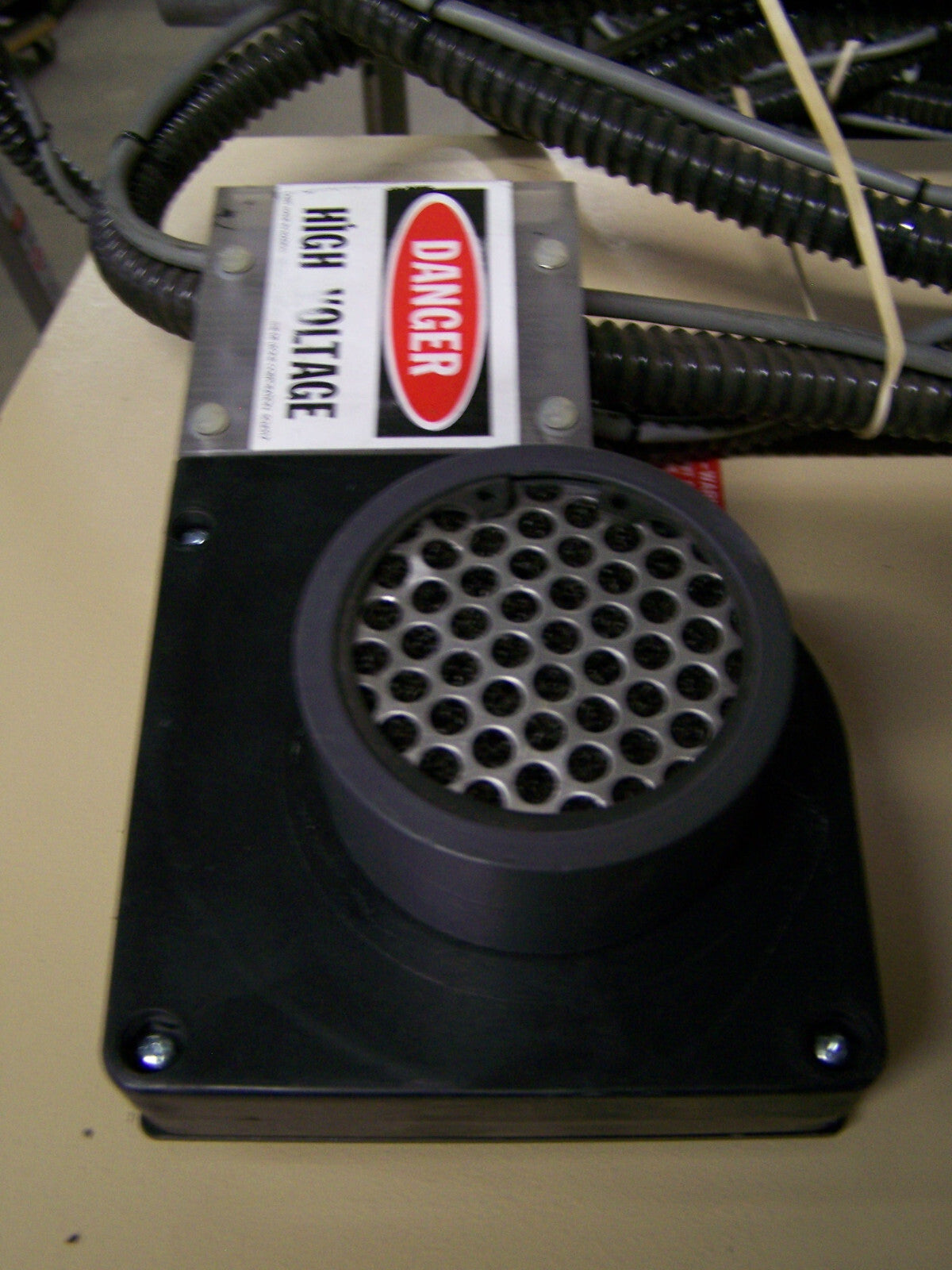 TRATADOR DE SUPERFICIES POR CHORRO DE PLASMA COROTEC CORP PJ2 120 VOLTIOS 8 AMPERIOS PIEZAS O REPARACIONES 