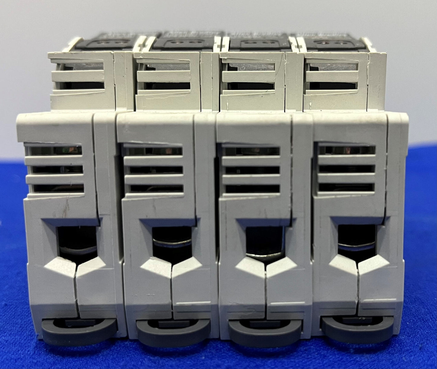 AB ALLEN BRADLEY 1492-FB1C30-L ヒューズホルダー 30A 600V 4個セット