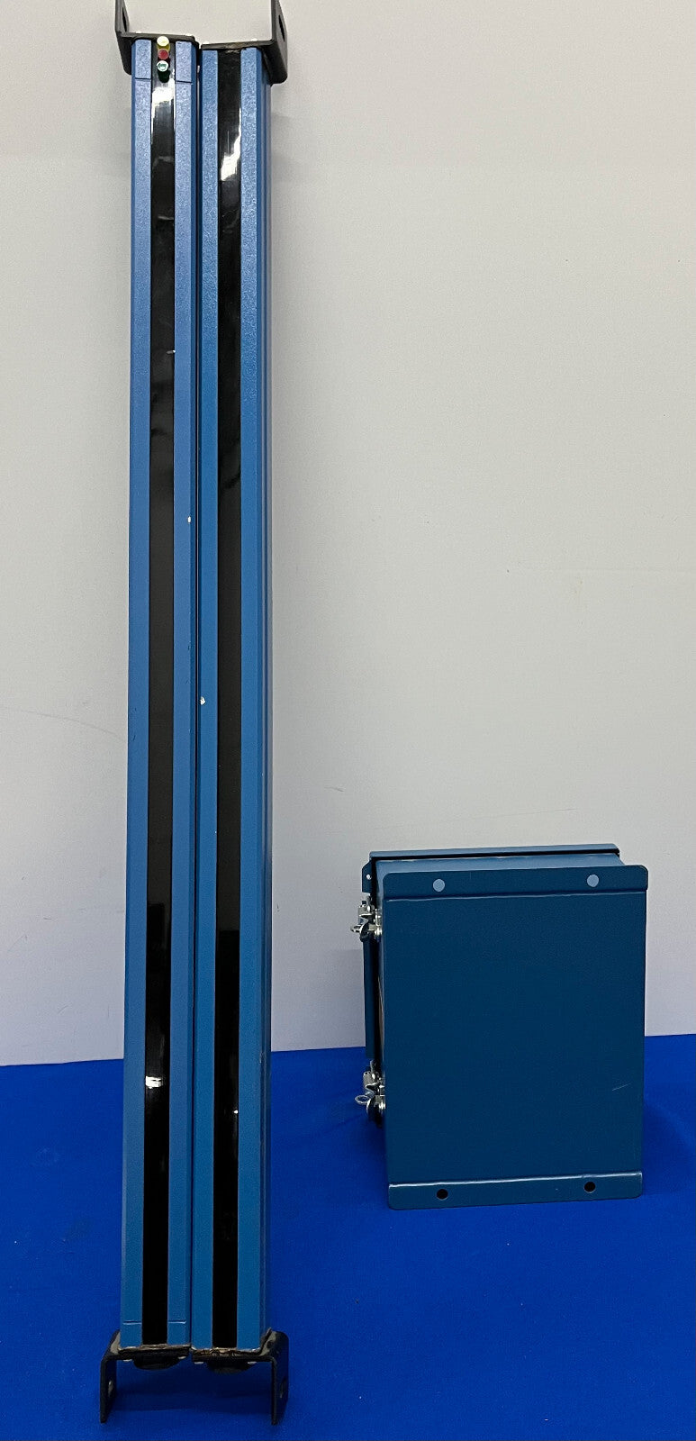 PINNACLE SAFETY LIGHT CURTAIN CONTROL BOX MG-28-0F-20 EMITTER & RECEIVER - PARTS