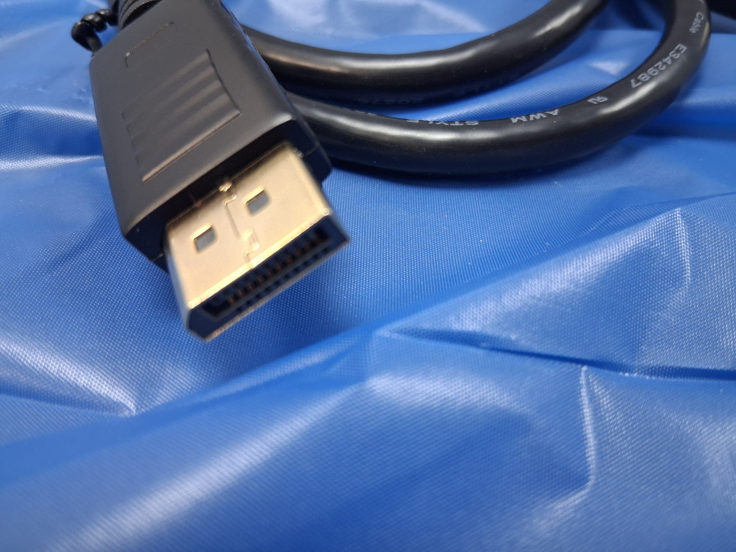 C2G 54432 3FT DISPLAY PORT MALE TO HD MALE PASSIVE ADAPTER CABLE 4K 30 HZ NEW