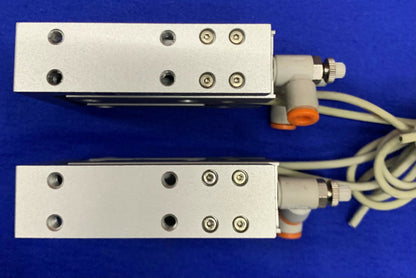 2er-Set SMC MXH10-25 Kompakt-Schiebetische mit SMC D-F9N-Sensor