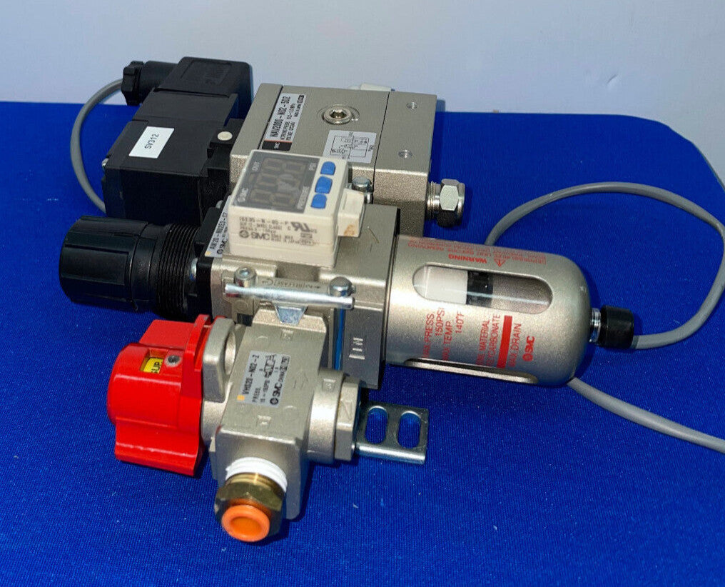 VANNE SMC AVEC AFFICHAGE NUMÉRIQUE ISE35-N-65-P ET NAV2000-NO2-5DZ ET VHS20-NO2-2