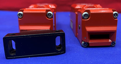 AANTAL van 2 Allen Bradley Guard Master MR-GD2 Veiligheidsschakelaar 1 ONTBREKENDE SLEUTEL