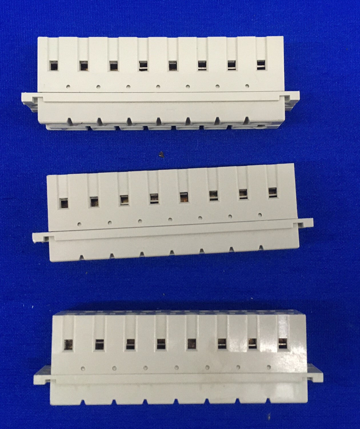 1 ロット数量 3 - EPT 114-40070 コネクタ 15 ピン