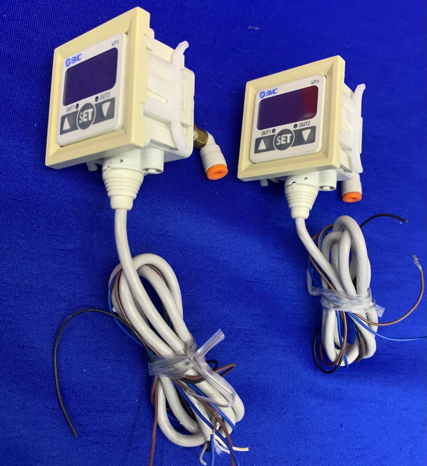 Lot van 2 SMC ZSE40-TI-22L Digitale Display Drukschakelaar OP.Press,10.0~101