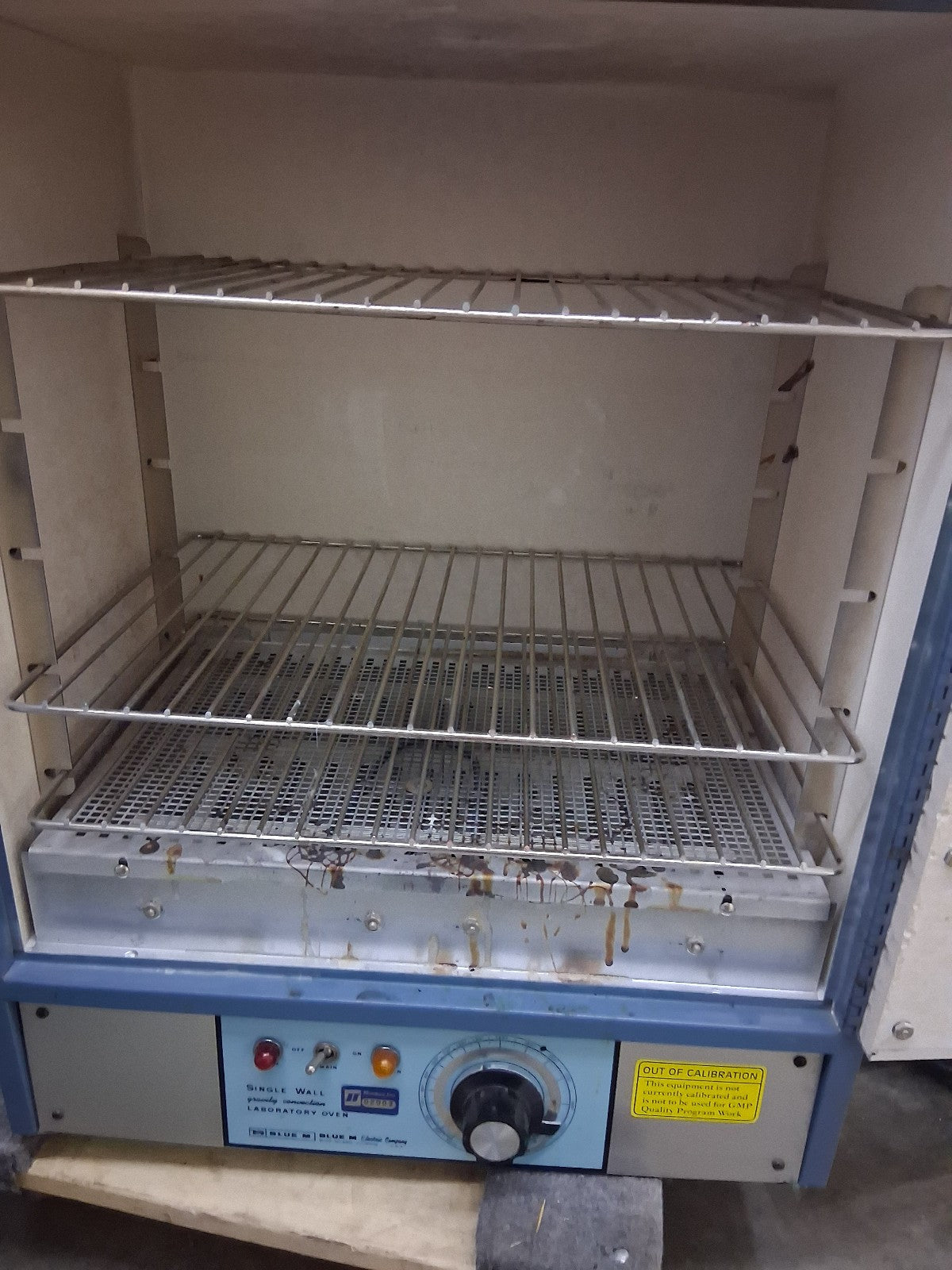 BLUE M SW-17TA SINGLE WALL GRAVITY CONVECTION LABORATORY OVEN
