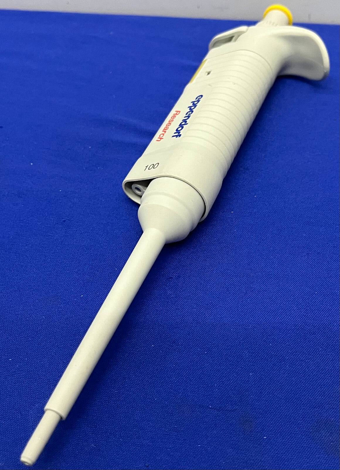 EPPENDORF RESEARCH 10-100 uL PIPETTA MONO-CANALE 3392971