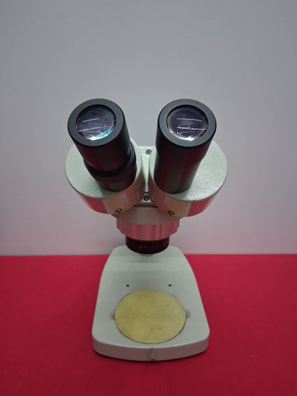 Unitron FSB 1x-2x Microscope with 10x/23 Eyepieces and Stand
