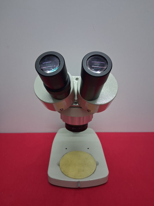 Unitron FSB 1x-2x Microscope with 10x/23 Eyepieces and Stand