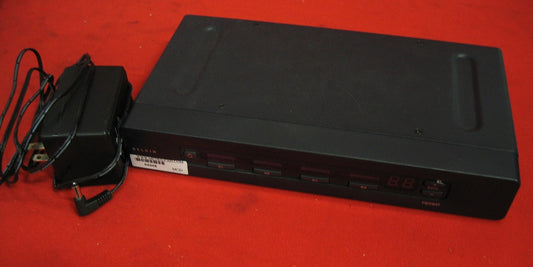COMMUTATEUR KVM 4 PORTS PLUS BELKIN F1D104T OMNIVIEW SE TESTÉ POUR L'ALIMENTATION 