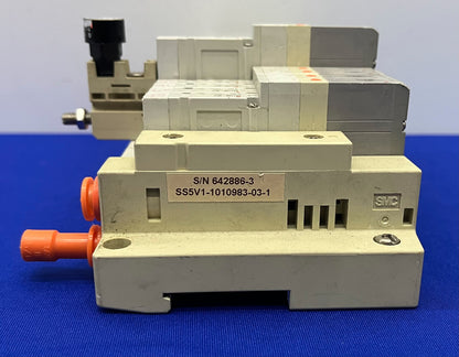 SMC SS5V1-1010983-03-1 STATION VENTIL VERTEILERBLOCK MONTAGE MENGE 14 SV1100-5FU 