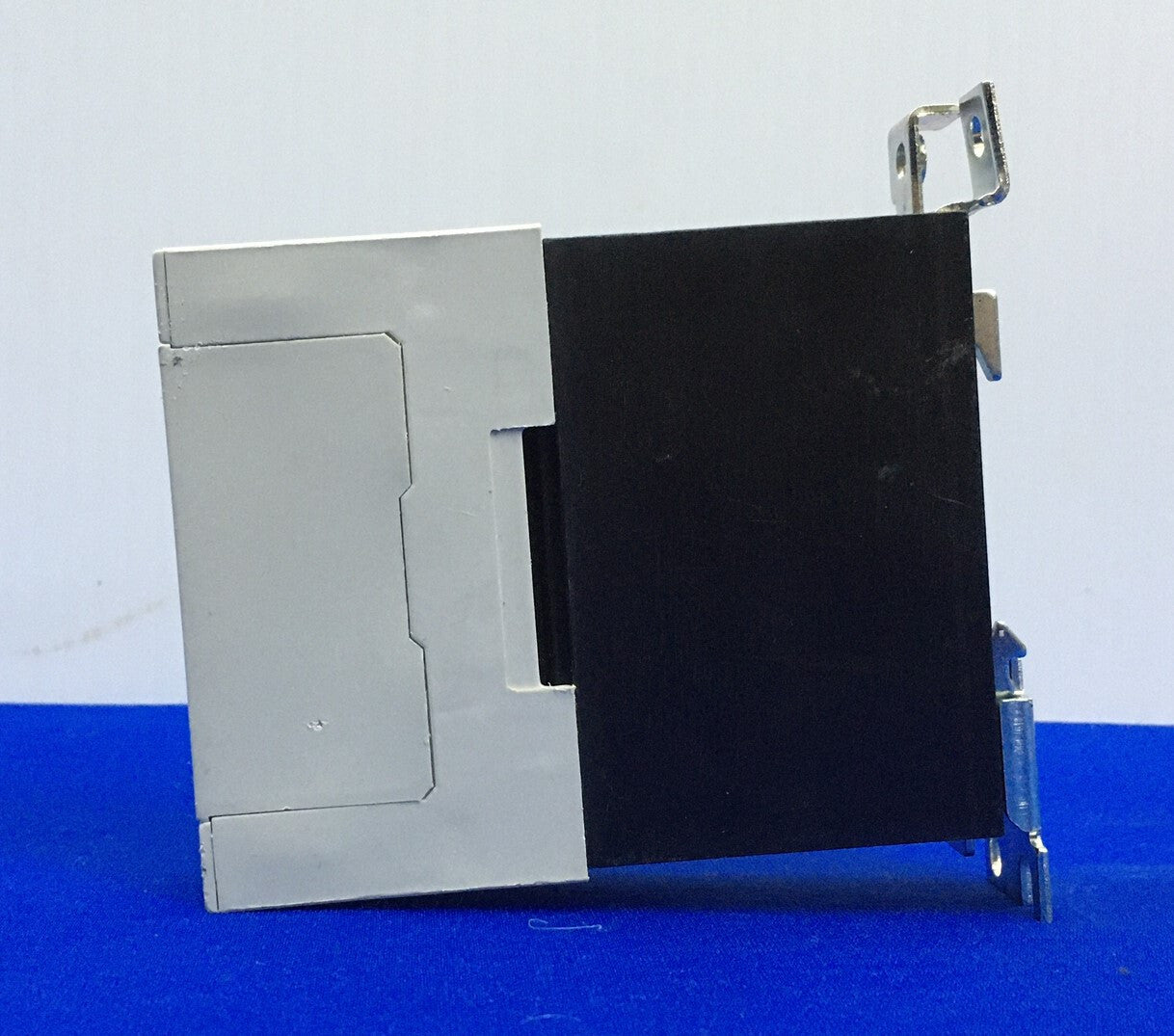 Allen-Bradley AB 156-B20CB1 156B20CB1 SER A 1相ソリッドステートコンタクタ