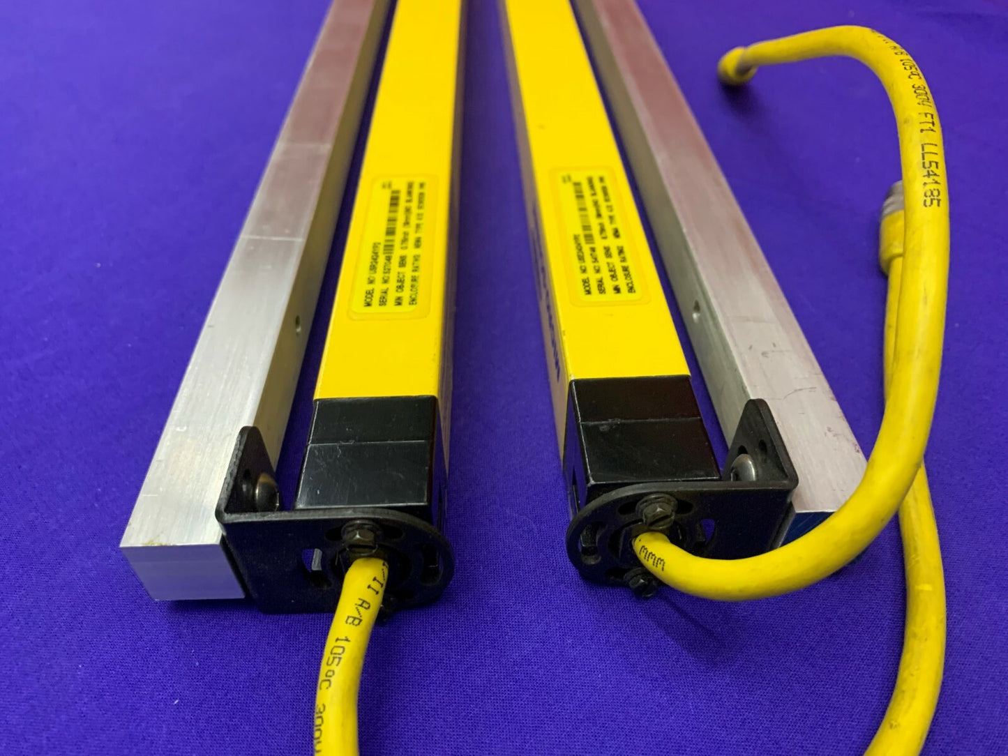Banner MicroScreen Emitter & Receiver USR2424YP2 / USE2424YP2