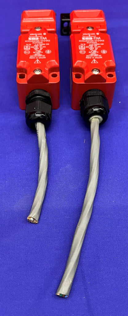 AANTAL van 2 Allen Bradley Guard Master MR-GD2 Veiligheidsschakelaar 1 ONTBREKENDE SLEUTEL