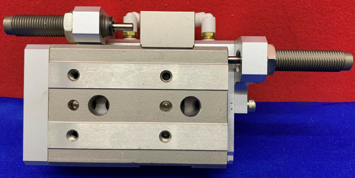 Vérin pneumatique coulissant SMC MXQ25-30 0,15 à 0,7 MPa MXQ25-30B