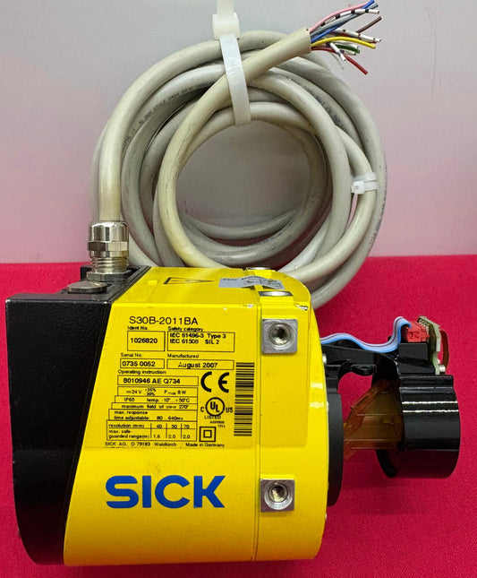 SICK S30B-2011BA SAFETY LASER SCANNER (MISSING COVER) ID# 1026820
