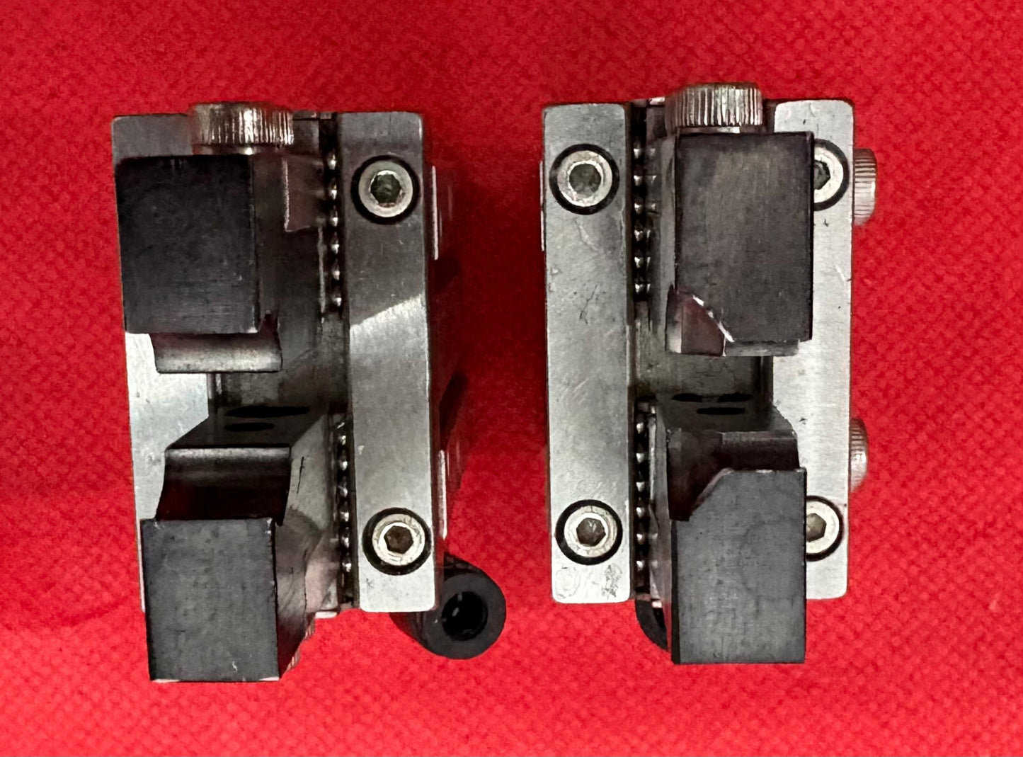 SMC MHZ2-16S2 PNEUMATIC GRIPPER SINGLE ACTION 16mm - 1 LOT QTY 2