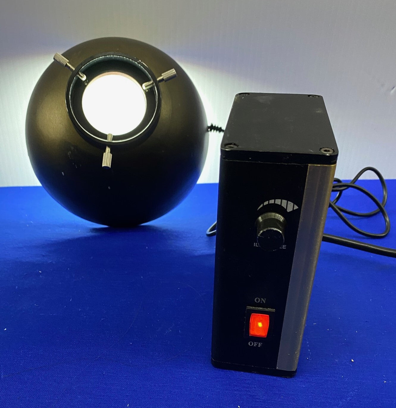 SCIENSCOPE IL-LED-R2E-STROMVERSORGUNG MIT DOME-LICHT