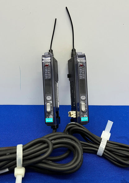 AMPLIFICATEUR PHOTOÉLECTRIQUE KEYENCE FS-V11-P ET AMPLIFICATEUR À FIBRE OPTIQUE FS-V12-P