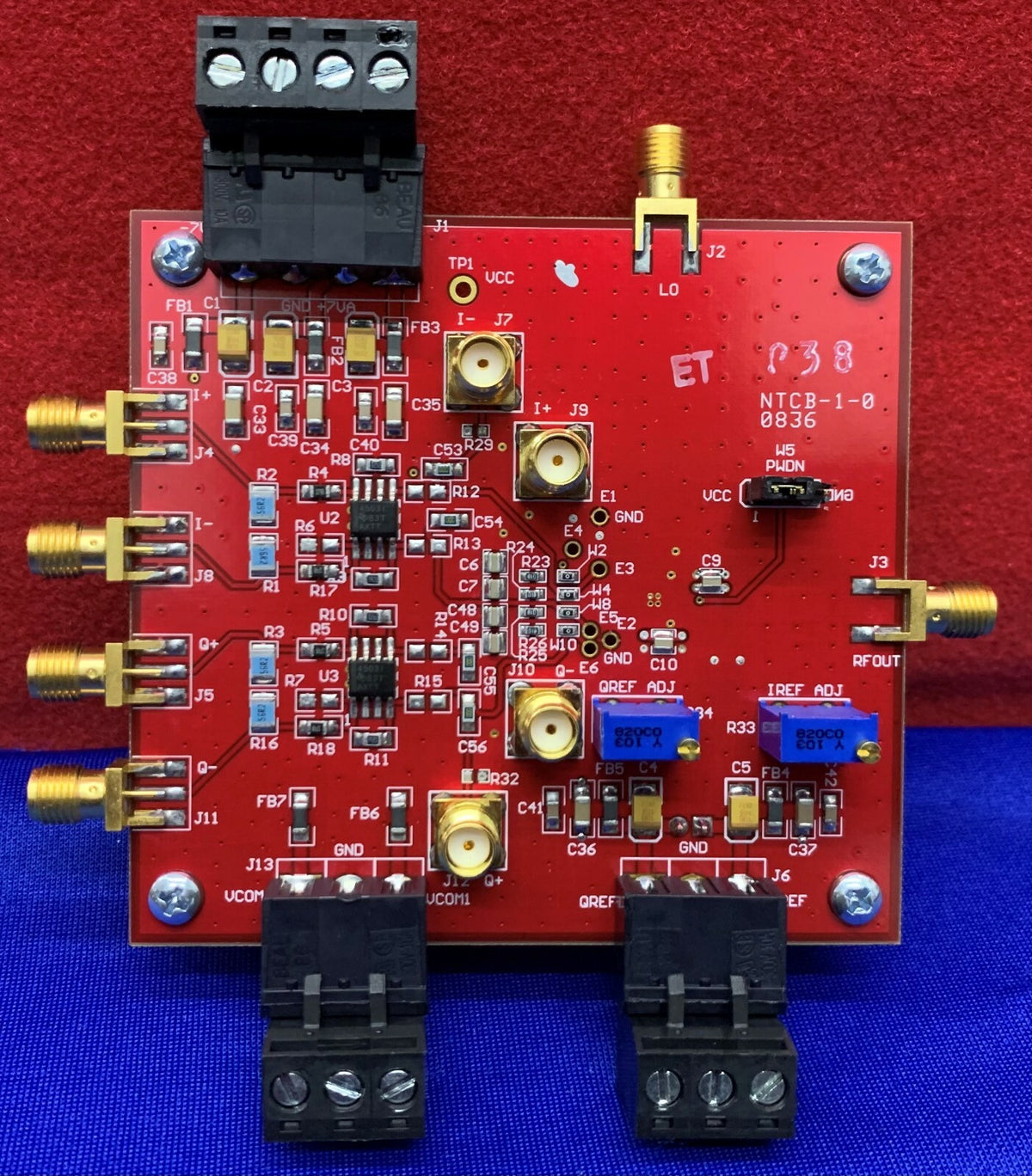 TEXAS INSTRUMENTS TRF3701 / TRF3702 REV B HF-ENTWICKLUNGSWERKZEUGE