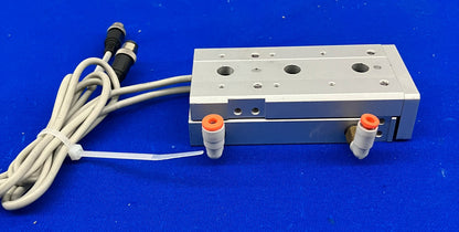TABLE À GLISSIÈRE PNEUMATIQUE SMC MXS 8-40