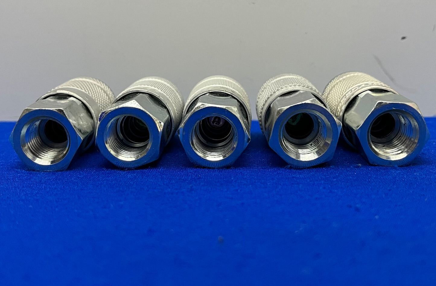 SPEEDAIRE クイックコネクトホ​​ースカップリング 1/4” ホースフィッティングサイズ - 1 ロット数量 5