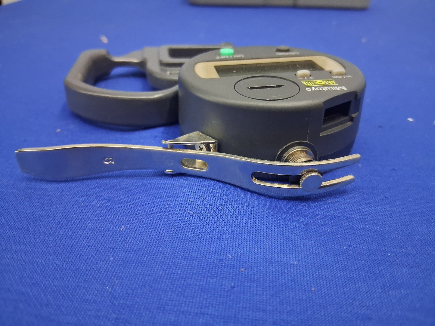 Mitutoyo Absolute 547-526 Digital Thickness Gauge 543-593BS With Case