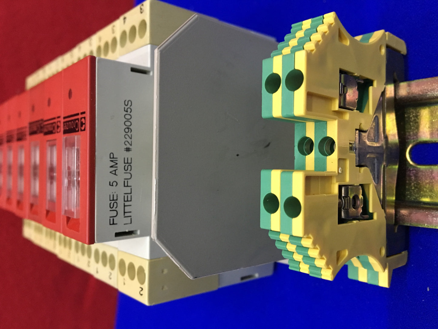 CROUZET GORDOS GMS-ODC 84130104 DIN-SCHIENENMONTIERBARE EINZELPUNKTAUSGABEMODULE 