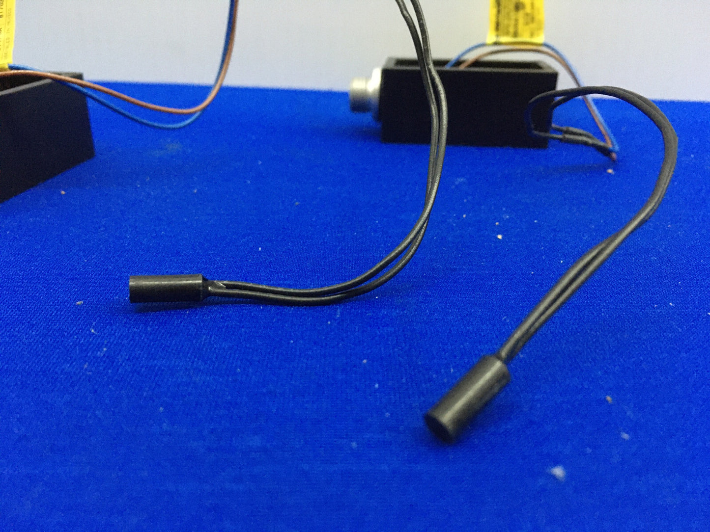 1 LOTTO DI QTY 2 WOODHEAD /BRAD HARRLSON ® 7R2A06A19A120 ASSEMBLAGGIO CAVI