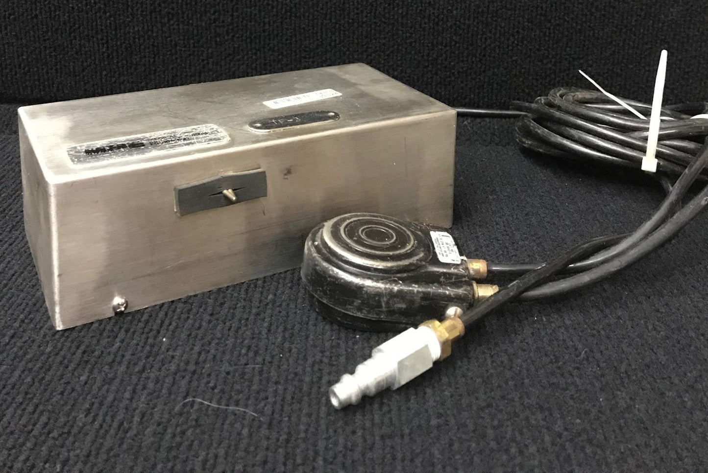 MME MEDICAL MANUFACTURING EQUIPMENT 4200 NEUMATIC CONTROLLED WITH FOOT SWITCH