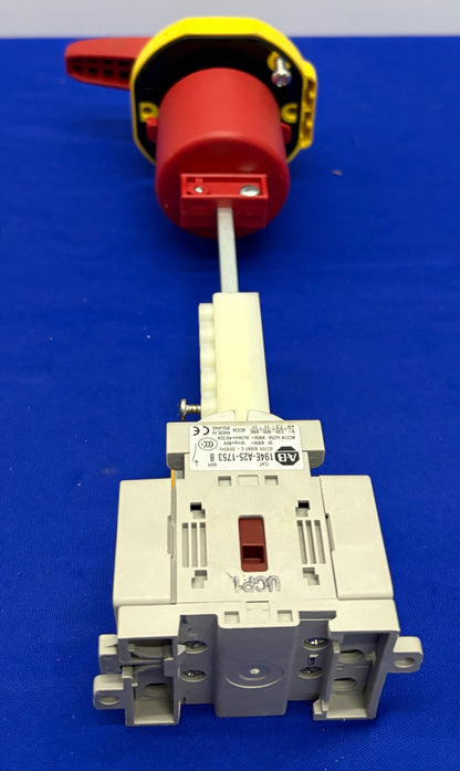 Allen Bradley AB 194E-A25-1753 LOAD SWITCH W/ 194R-PY ROTARY HANDLE AND SHAFT