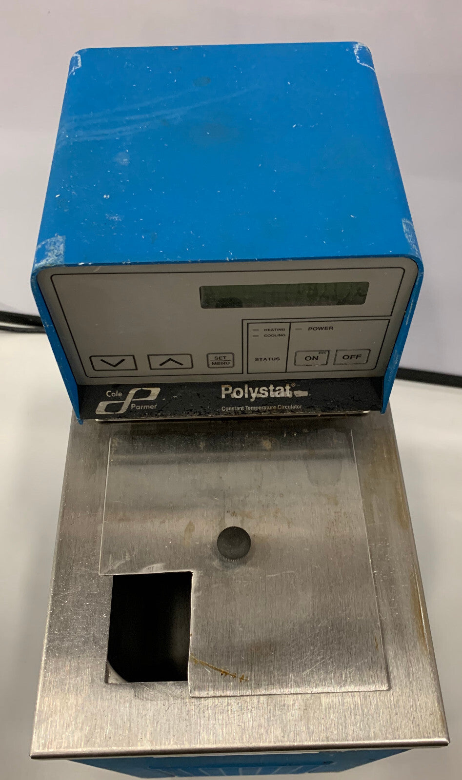 RECIRCULADOR DE BAÑO CALENTADO POLYSTAT 12101-10 DE COLE-PARMER. ENCENDIDO SOLO PARA PRUEBAS