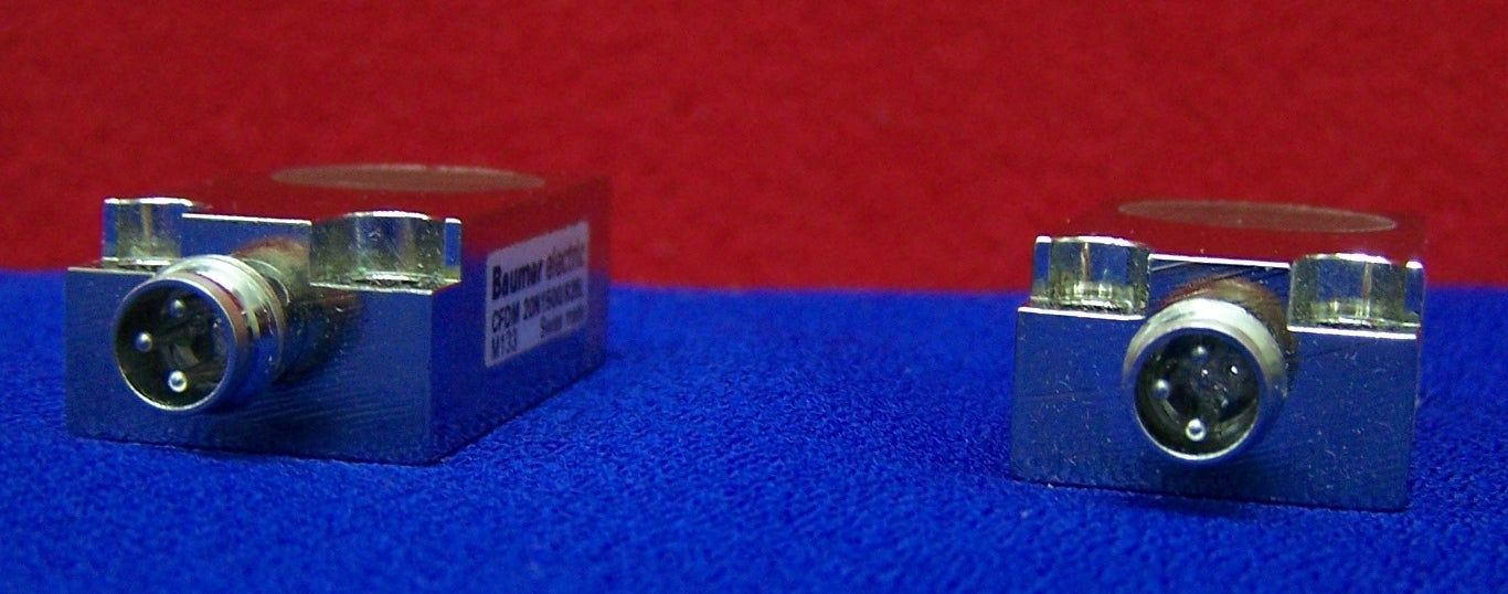 QTY 2 - BAUMER ELECTRIC CFDM 20N1500/S35L CAPACITIVE FLAT PACK 10119702 SENSOR