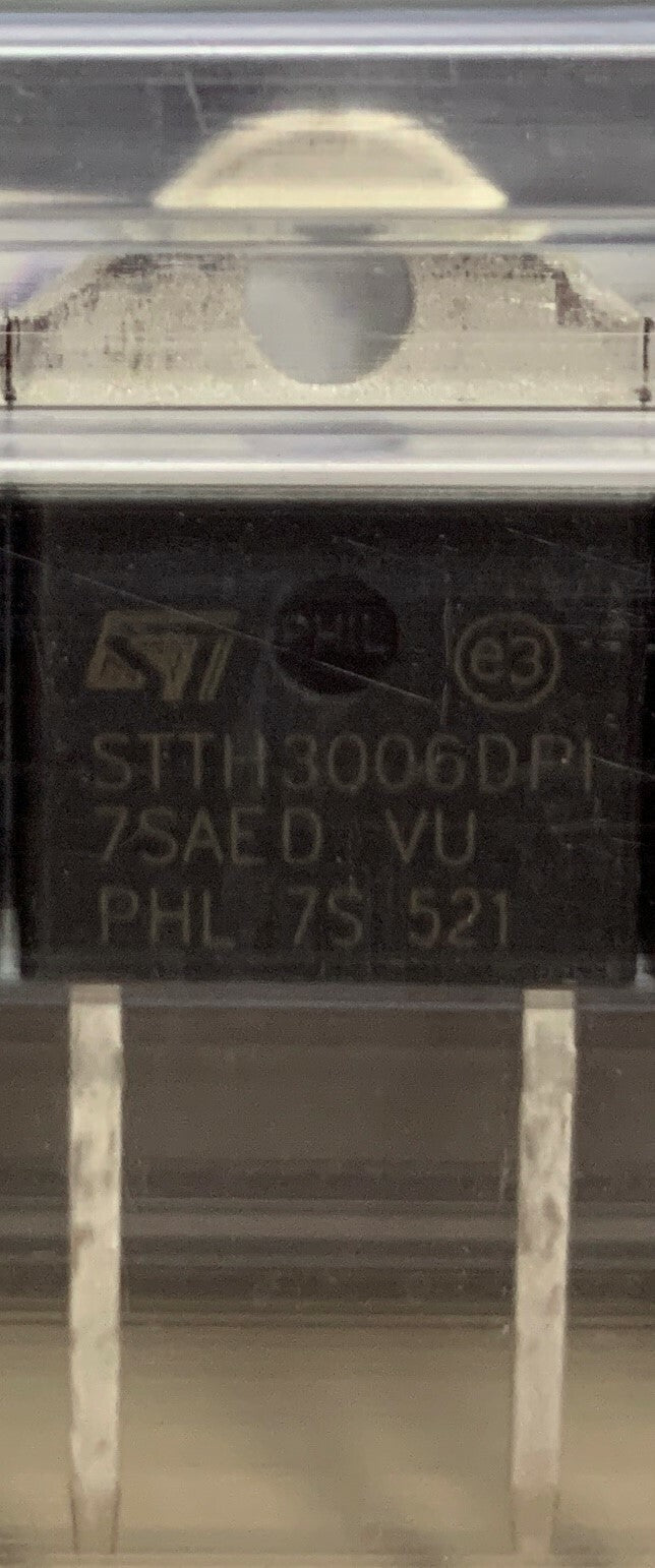 1 lot de 18 redresseurs STMicroelectronics 30 A 600 V