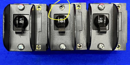 Lotto di 3 Sensata Airpax Power Protection IEGF66-29481-2-V