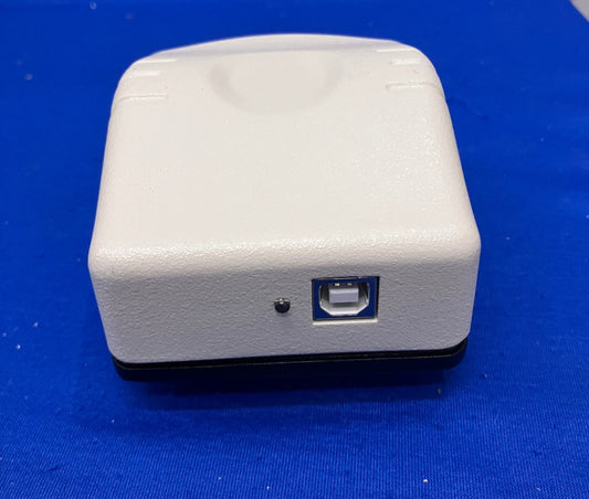 MICROSCOPE CMOS CAMERA 519 CU ; IT HAS CRACKED LENS AND IS BEING SOLD FOR PARTS
