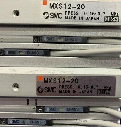 1 Menge mit 2 Stück - SMC MXS12-20 Zylinder-Schiebetisch mit (2) SMC D-A93 Sensoren 