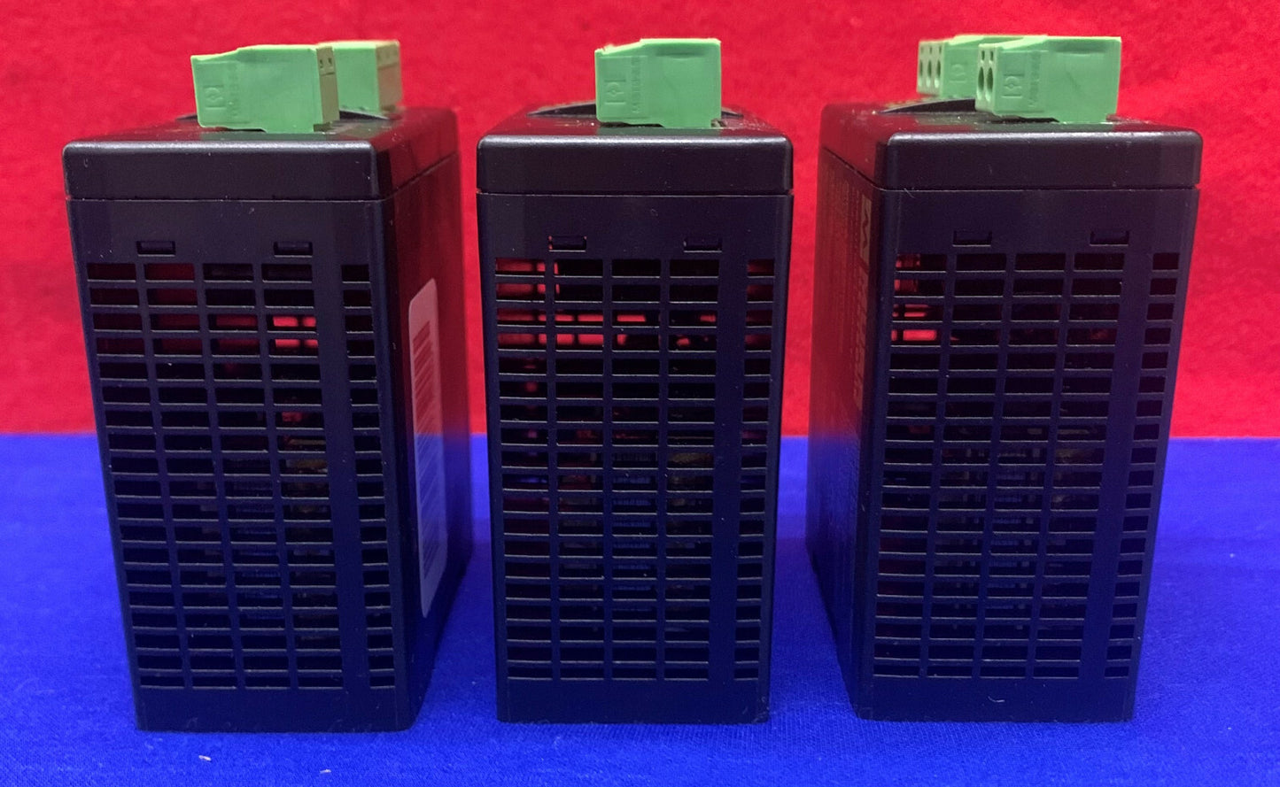 CANTIDAD 3 Murr Elektronik ARTNo.85160 MCS-B 0.6-100-240/24 Fuente de alimentación conmutada