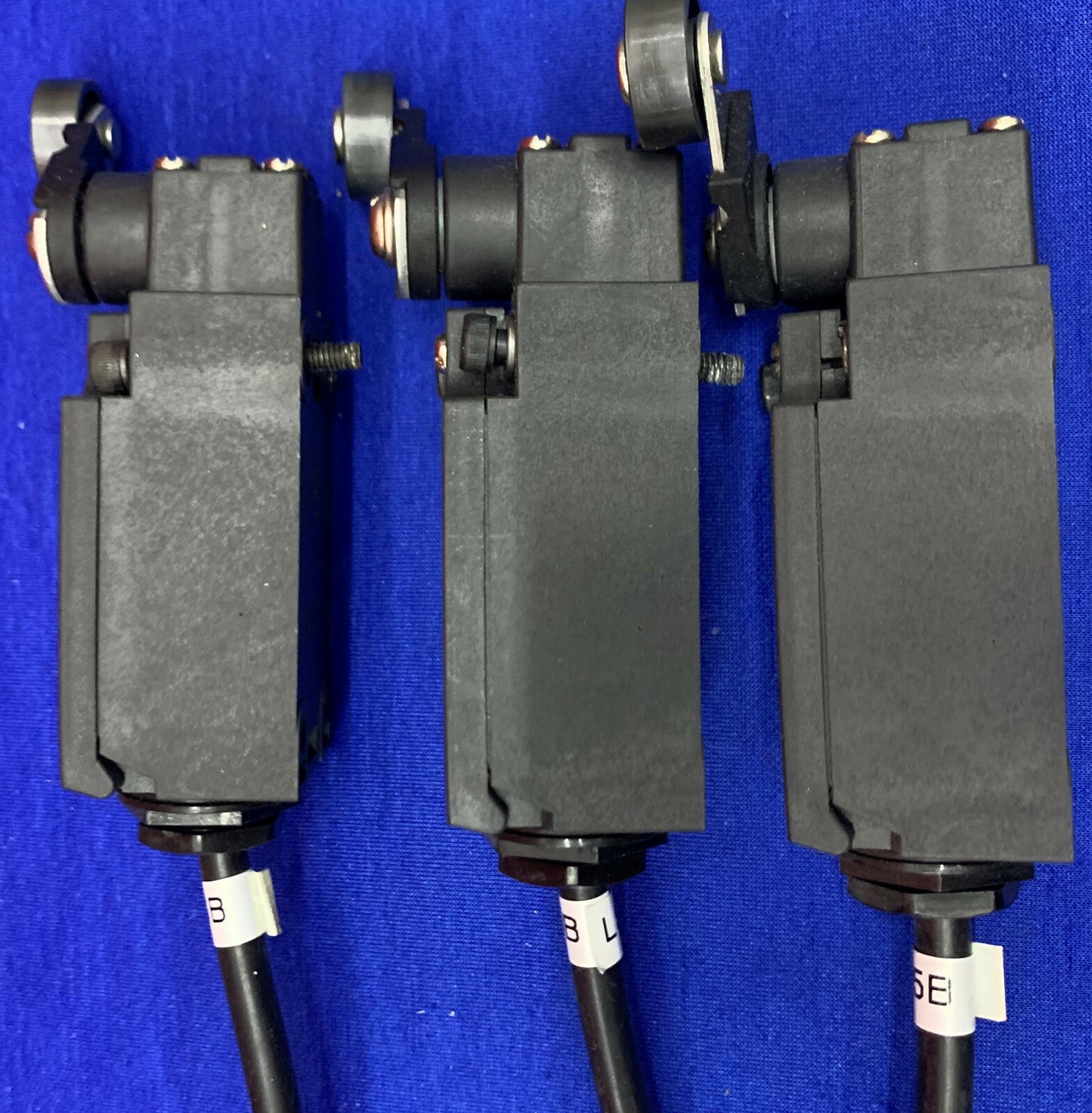 Menge von 3 OMRON SICHERHEITS-ENDSCHALTER D4N-1122