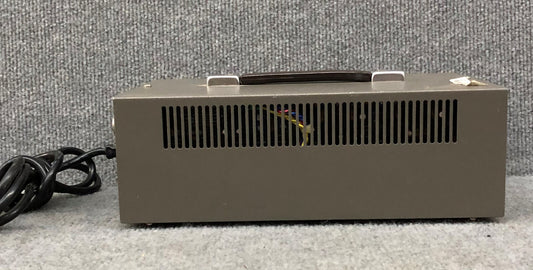 TEAC MODELL BU-41CH, BATTERIELADEGERÄT, SN 10811, 100-120 V, 50/60 HZ, 1,5 A