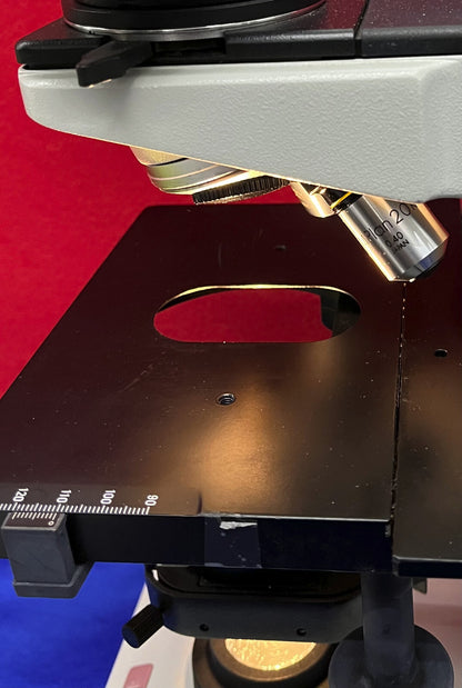 MICROSCOPIO BINOCULARE LEITZ LABORLUX K 02043.036 CON OCULARI PERIPLAN 10X/18