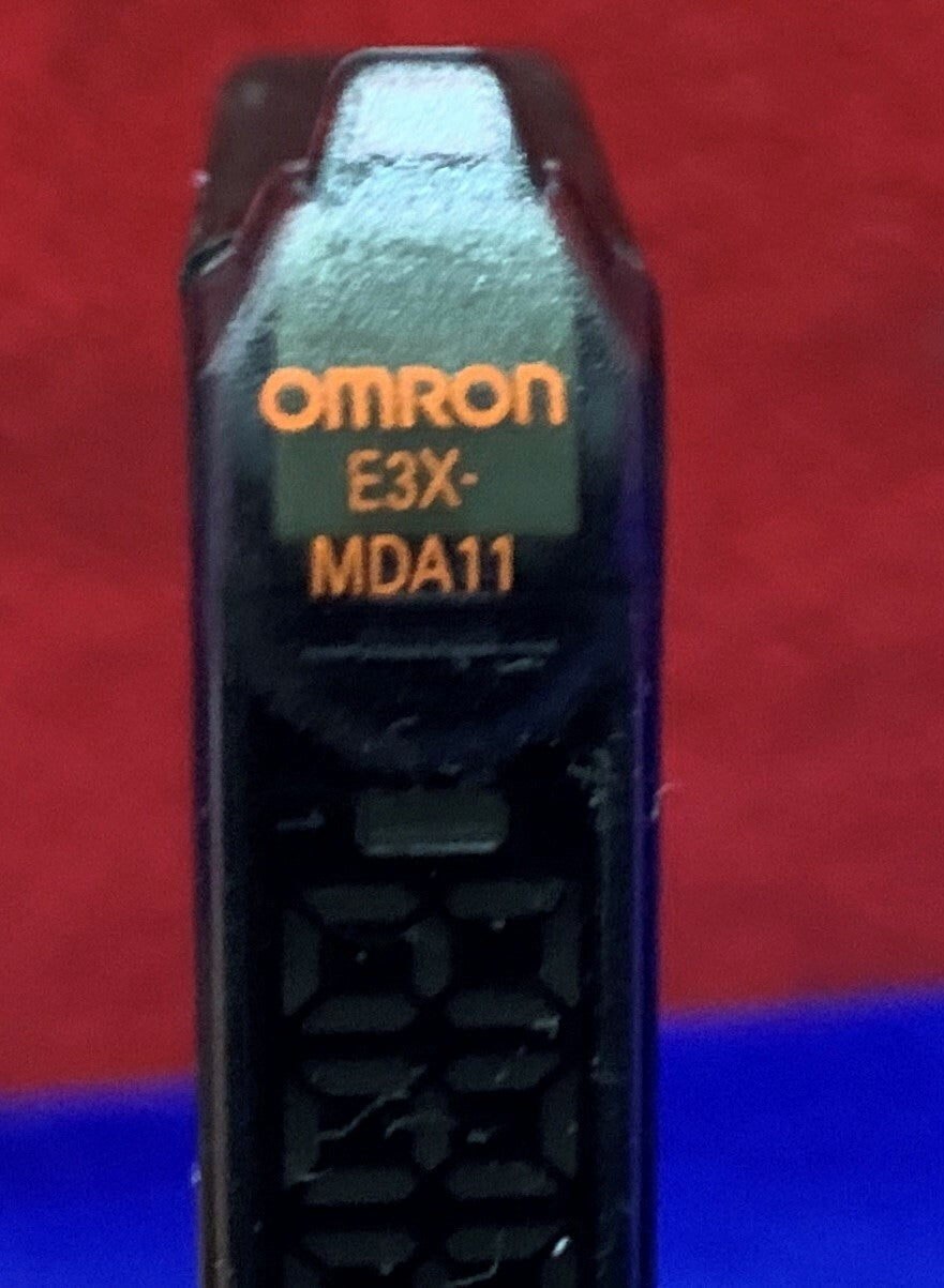 OMRON E3X-MDA11 Photoelektrischer Sensor 12 bis 24 VDC