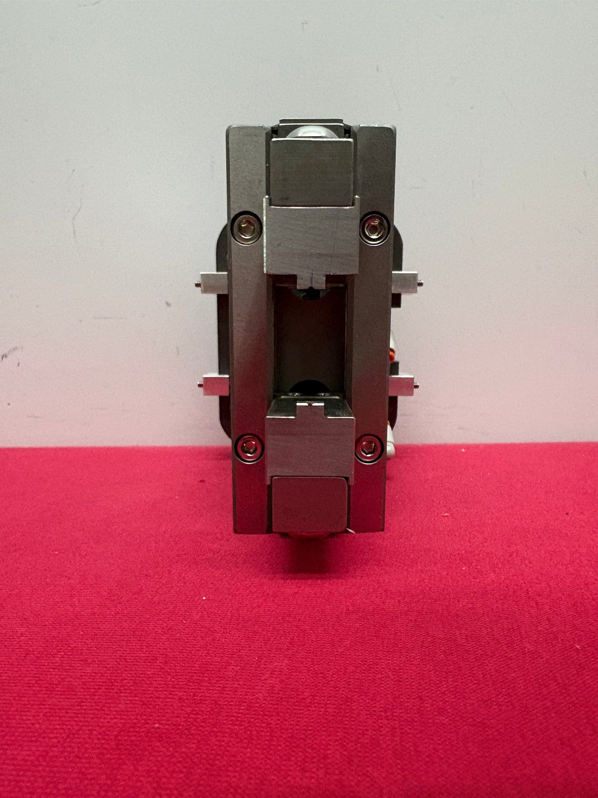 SMC MHZ2-40S2 AIR GRIPPER PARALLEL TYPE SINGLE ACTING 2 FINGER 40mm