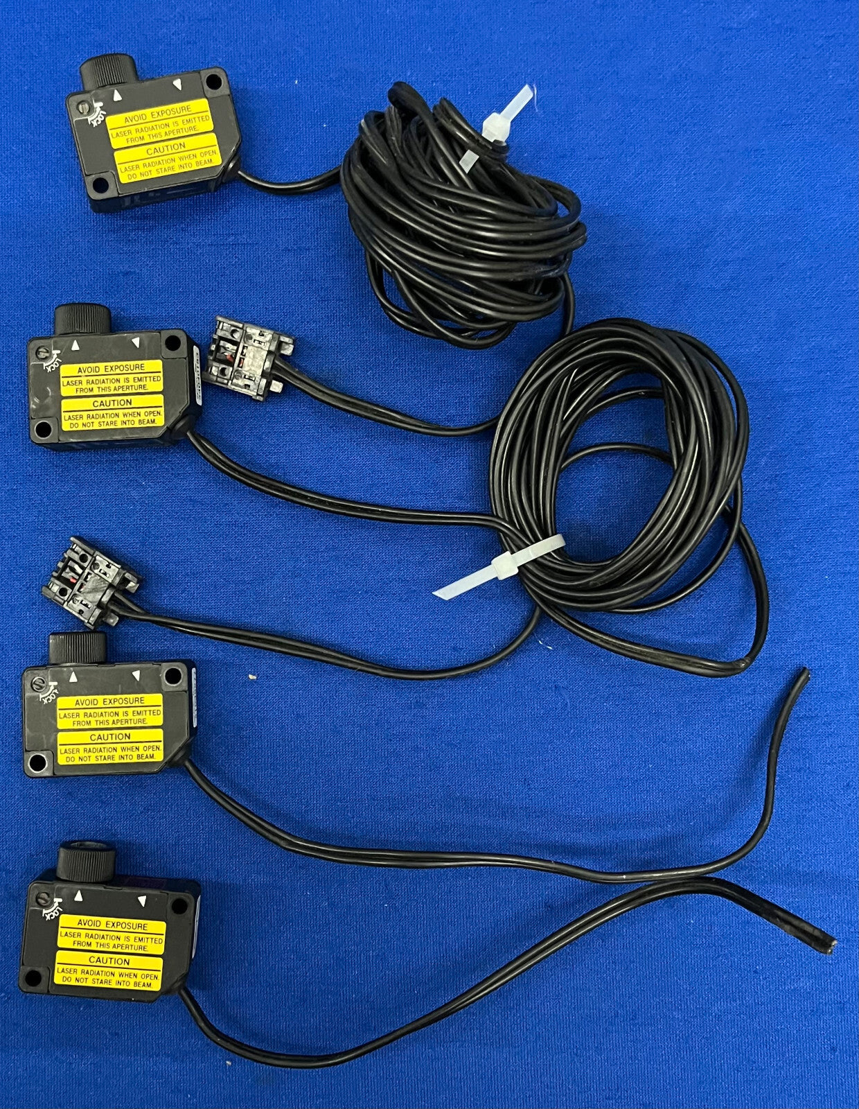 TESTA SENSORE FOTOELETTRICO KEYENCE LV-H32 LASER SEMICONDUTTORE ROSSO VISIBILE - QTY 4