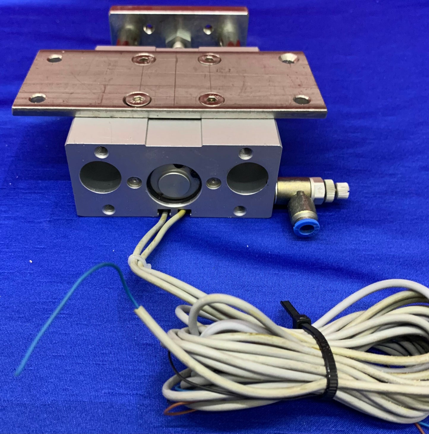 Festo DFM-25-50-PA-GF Zylindergeführter Antrieb mit Sensor-Näherungssensoren