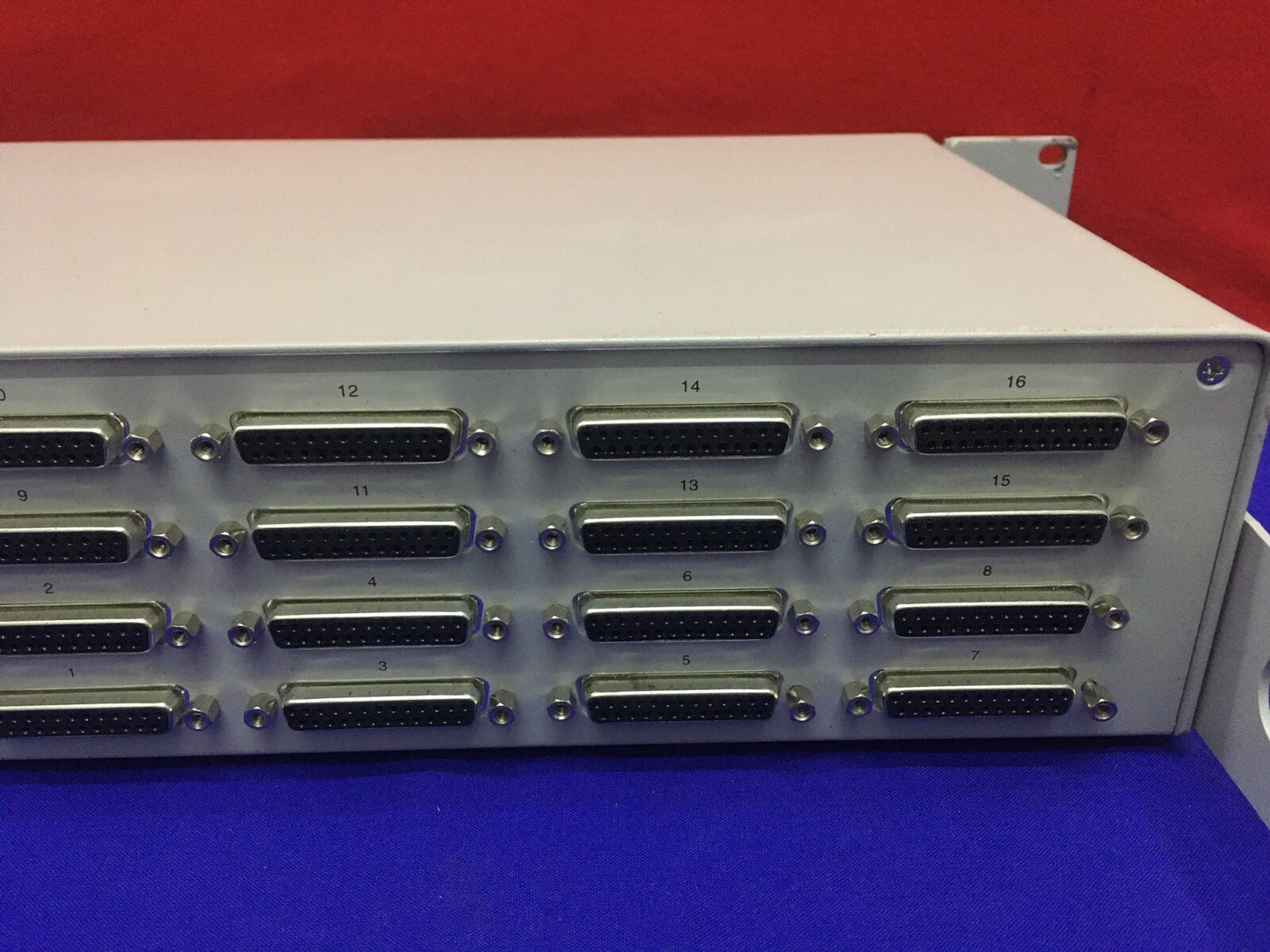 COMMUTATEUR KVM 16 PORTS RARITAN COMPUTER MCC16 MASTERCONSOLE II 