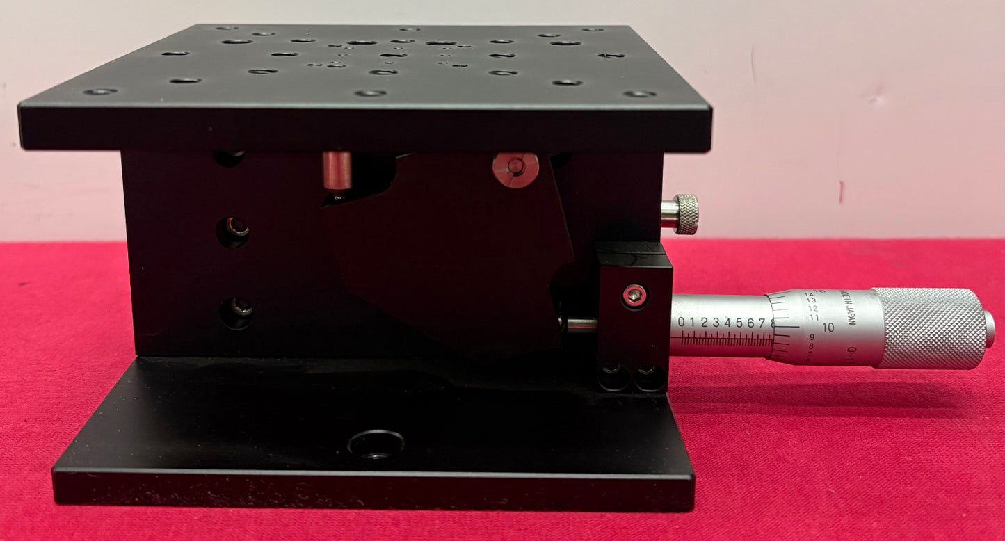 EDMOND OPTICS METRIC Z-STAGE 125mm x 125mm 20 mm Travel 5 kg Load Capacity