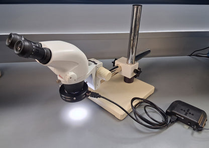 Leica S4E 6.3-30X Stereo Zoom Microscope with Boom Stand and LED Ring Light
