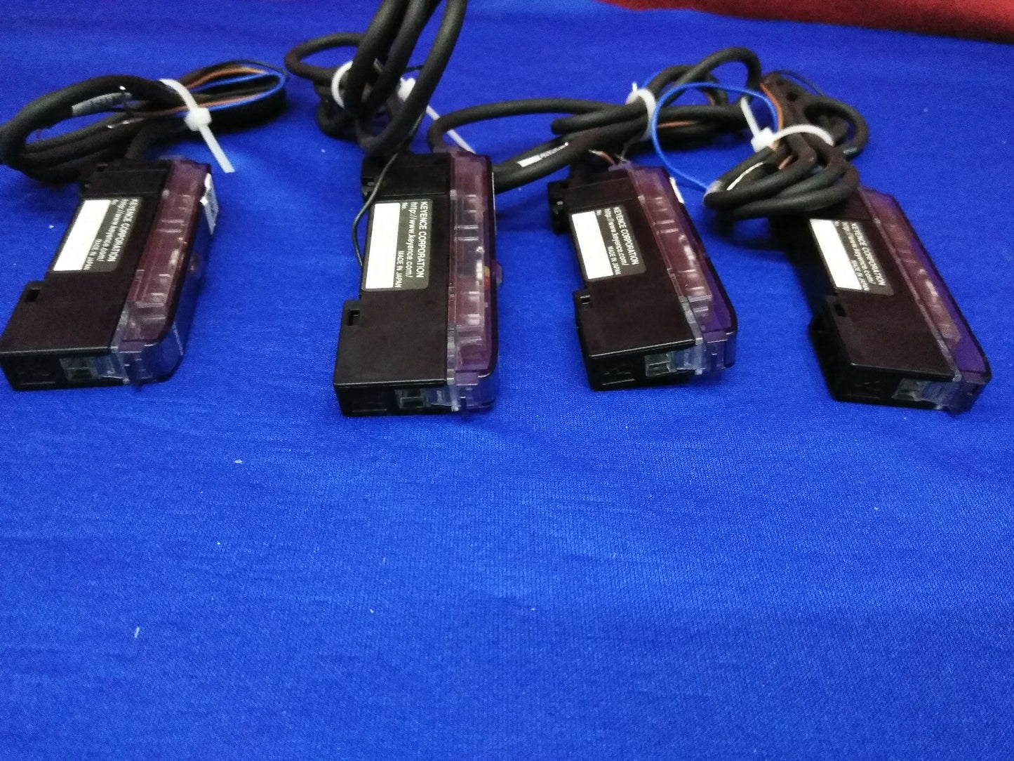 1 LOTTO QTY DA 4 - AMPLIFICATORE INTERRUTTORE DI PROSSIMITÀ KEYENCE ES-M1