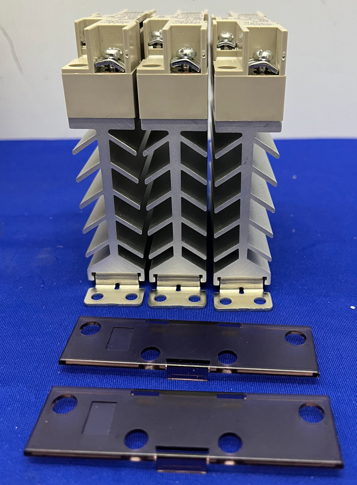 RELÈ A STATO SOLIDO OMRON G3PB-225B-VD INGRESSO DC12-24V (Solo 2 coperture) 1 LOTTO QTY 3